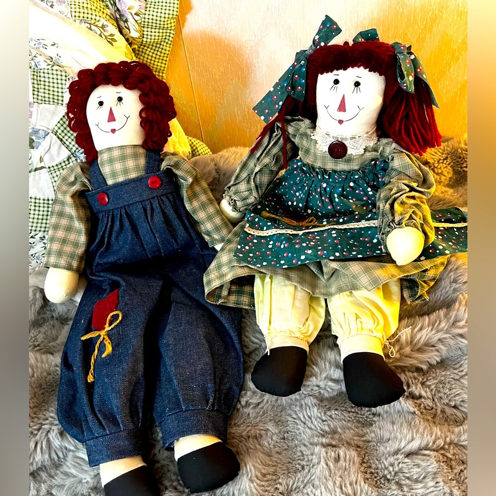 Raggedy Anne & Andy dolls